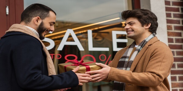 Seasonal loyalty gifts keeping customers engaged year‑round